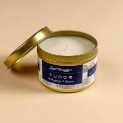 Tudor 5 Oz. Candle